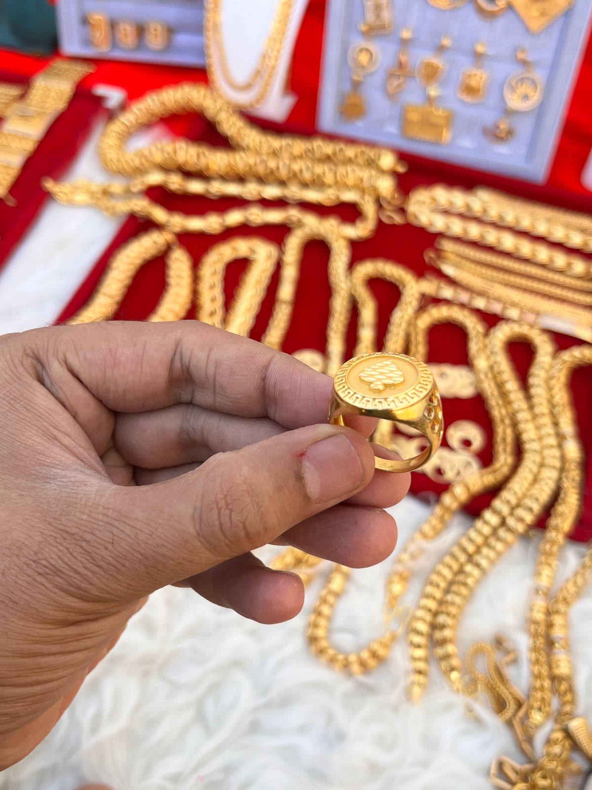 Gold plated premium pan design round ring for men