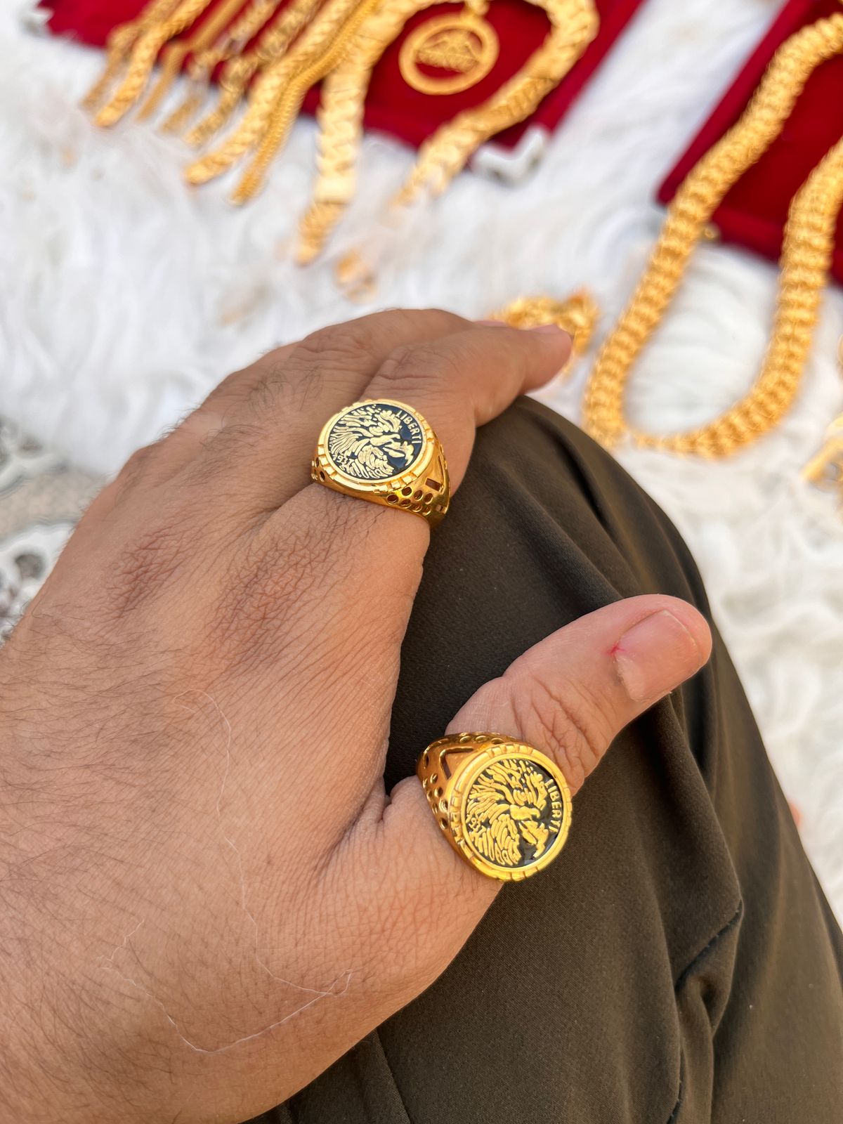 Gold plated premium quality roumd ring with meena black couting