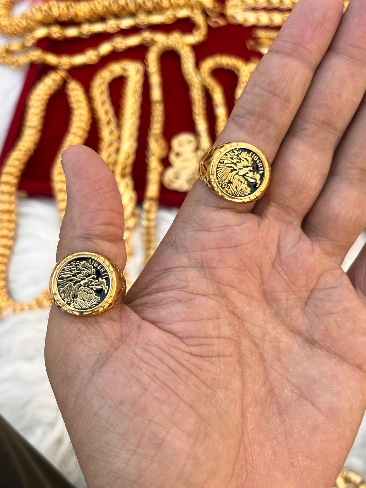 Gold plated premium quality roumd ring with meena black couting