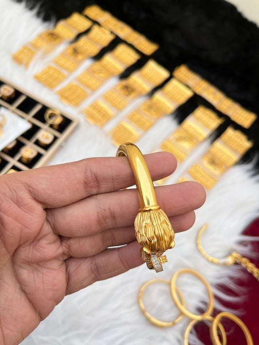 Gold plated premium jeguar design slim fold bracelet