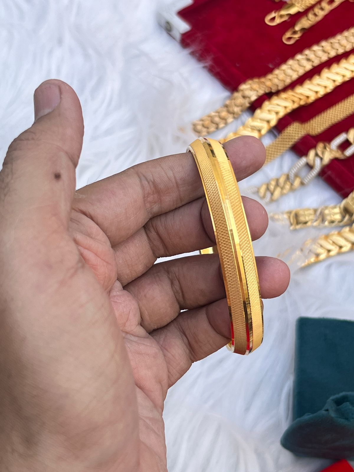 Gold plated premium mate finishing high quality men's kada