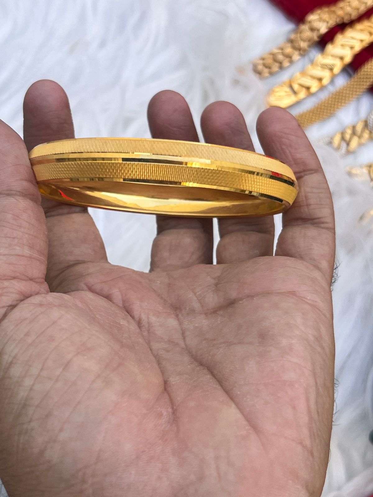 Gold plated premium mate finishing high quality men's kada