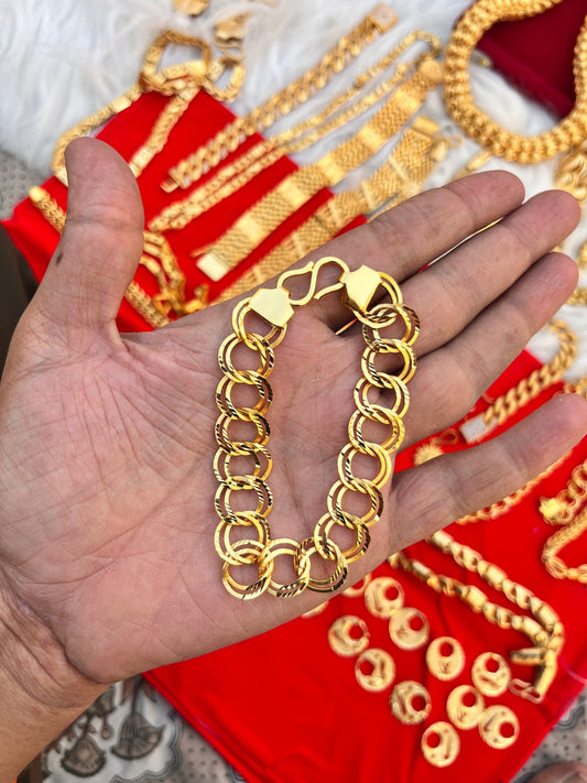 Gold plated premium dot design bracelet