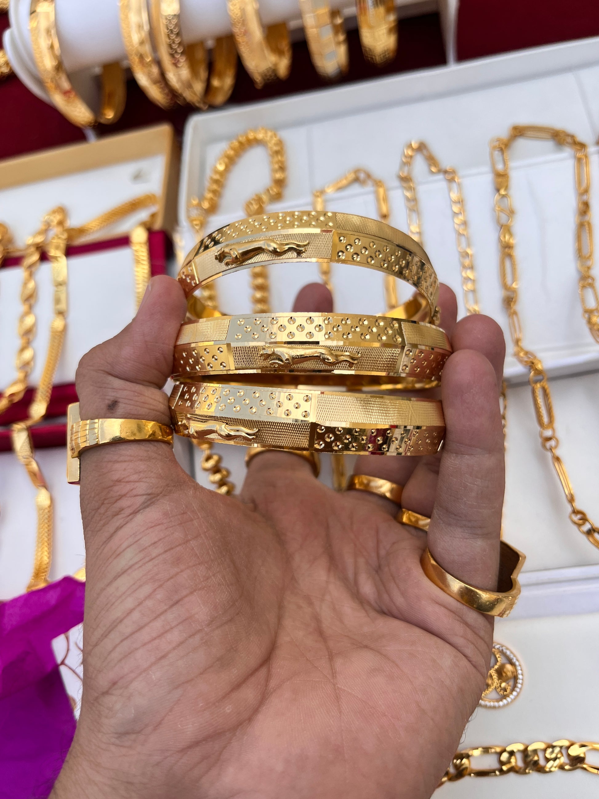 Tanishq Gold Bangle Design Latest 2019 Buy Tanishq 22k Gold Bangle