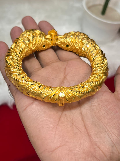 One gram gold plated Sher mukhi rajwadi kada