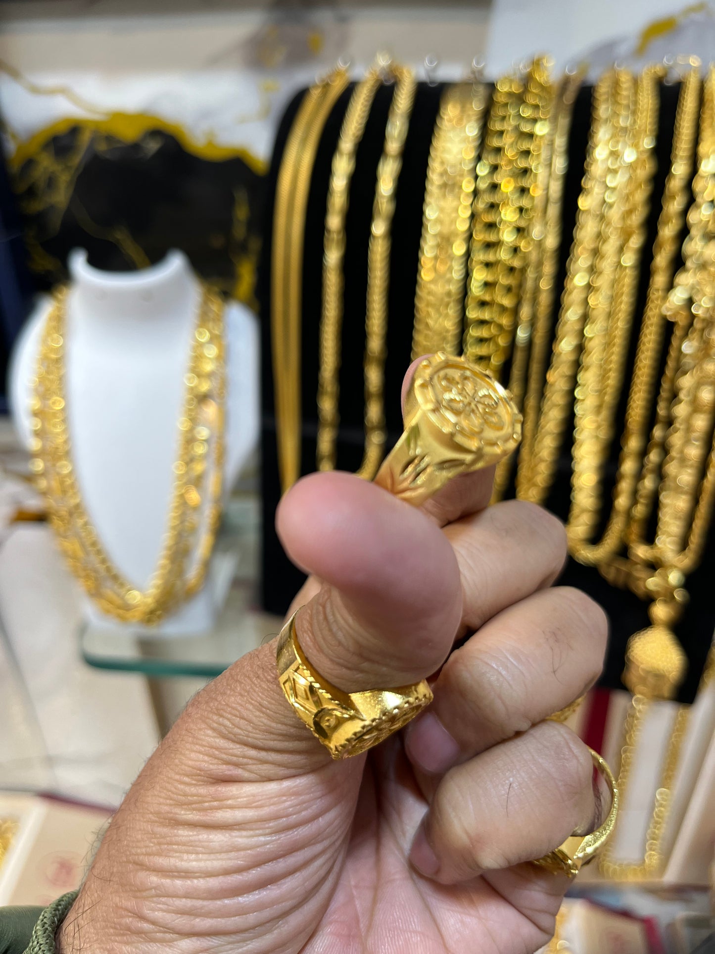 5 pack of marwadi round nakshi primium quality gold polished rings