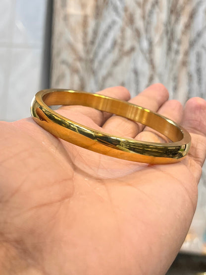 one gram gold plated glosy kada for men