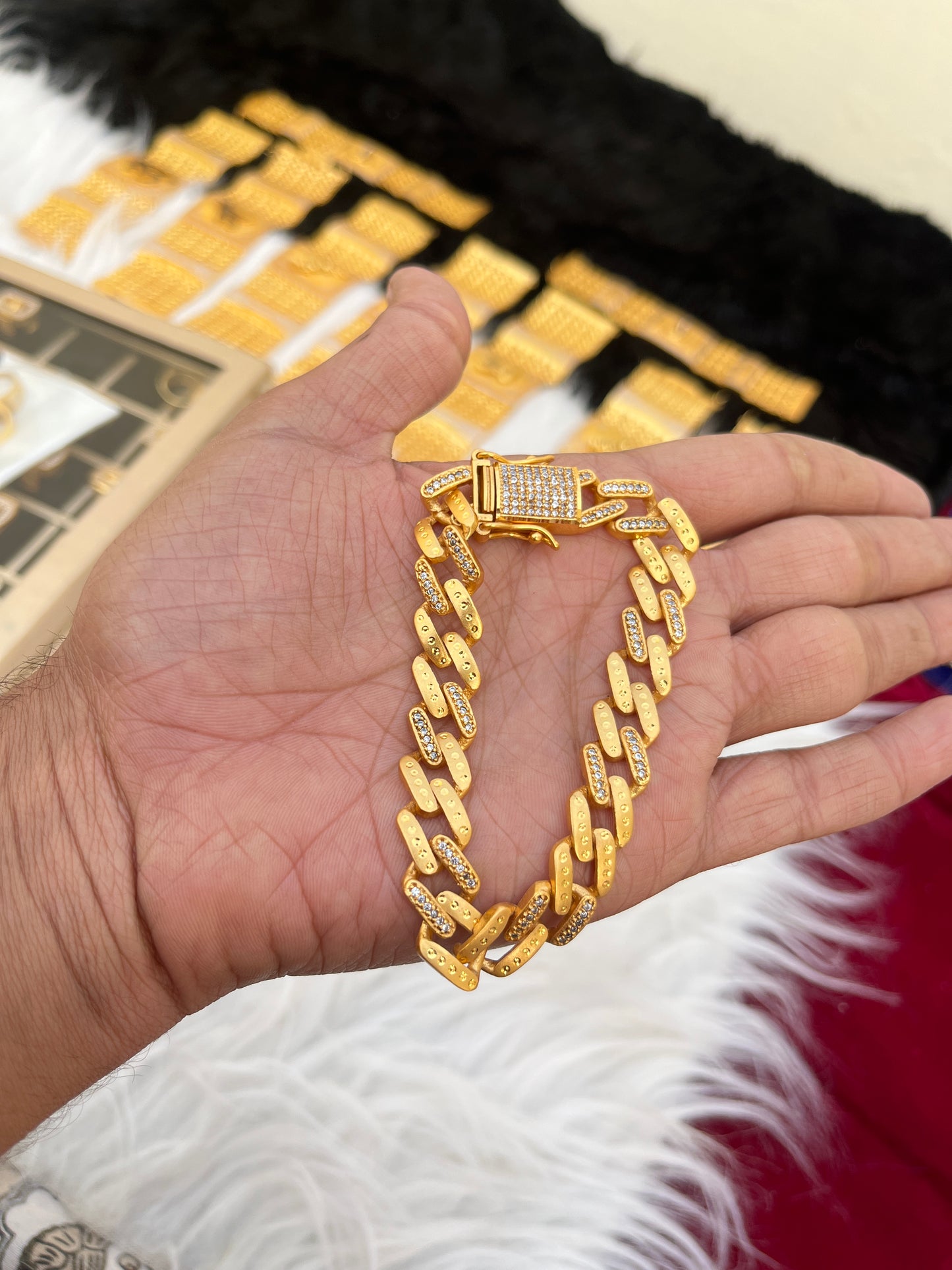 Gold plated Daimond Premium Bracelet With premium daimond lock