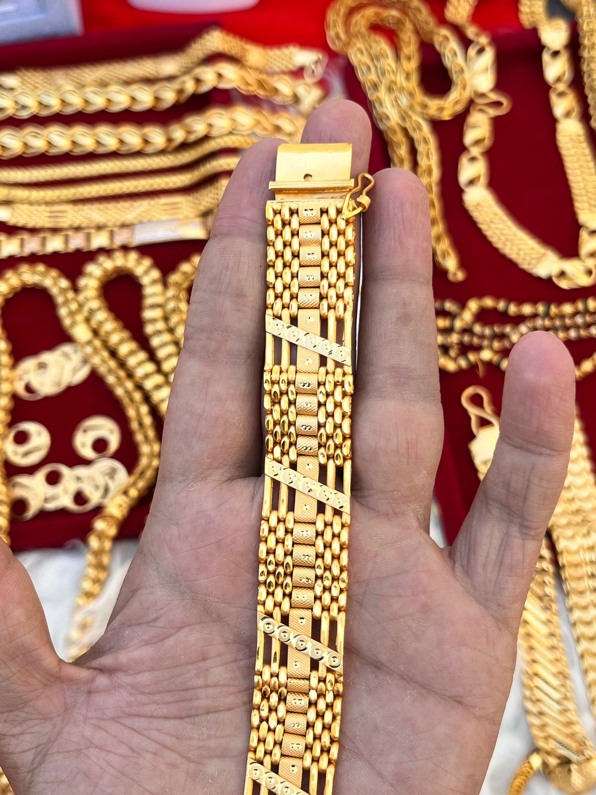 Gold plated premium flat lock design bracelet for men