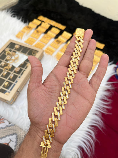 Gold plated premium daimond high quality bracelet with unique lock