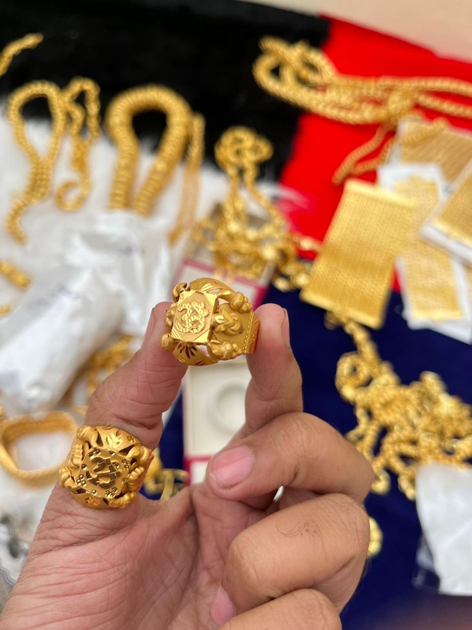 Sone Ki Anguthi Big Round Gold Ring Designs Buy Latest Gold Rings